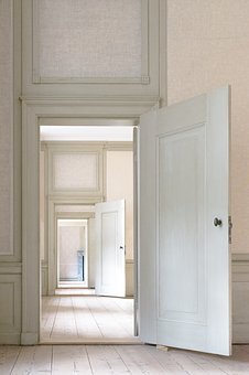 About The Types Of Doors For Interior And Exterior Of Your Buildings